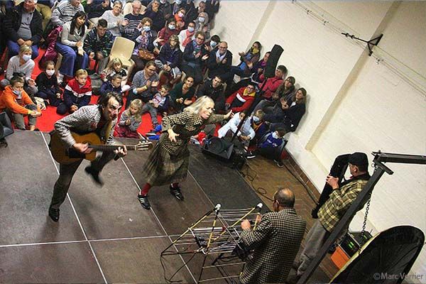 Lisieux Grands Ouverts avec la Cie Joe sature et le public 